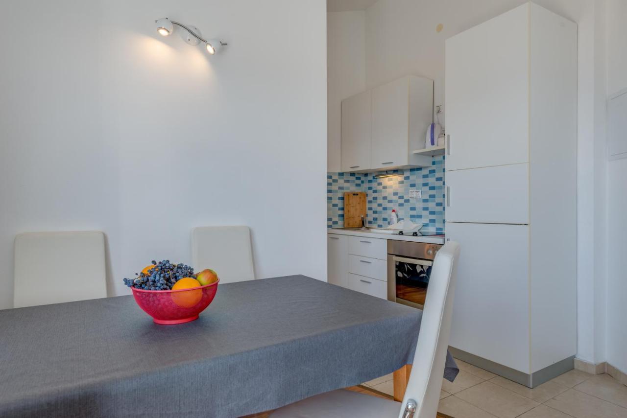 Pikolo Apartments Omis Tice Exteriér fotografie