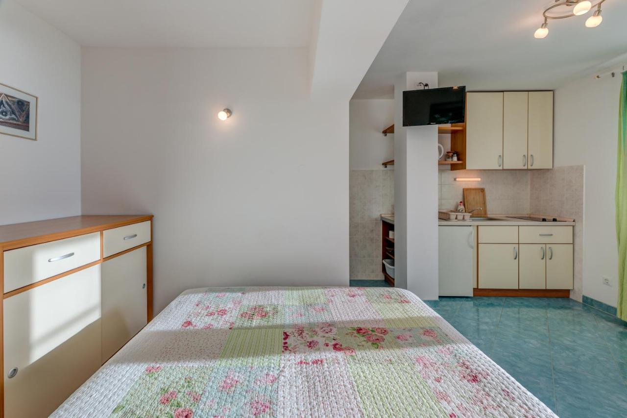 Pikolo Apartments Omis Tice Exteriér fotografie